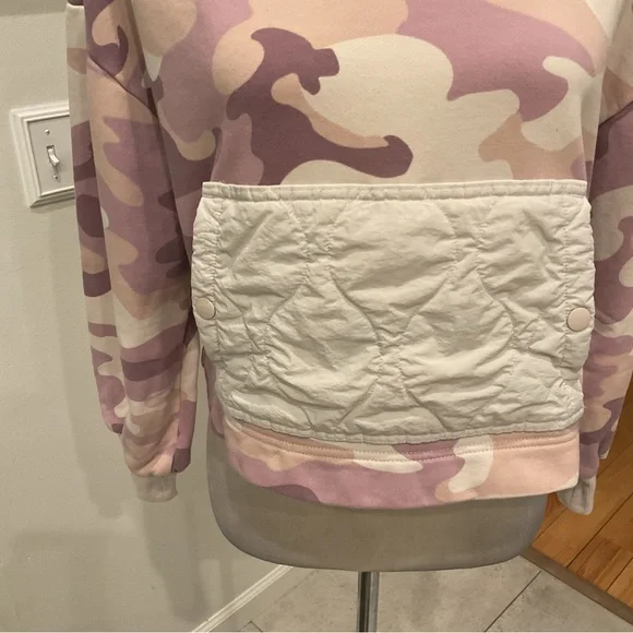 New Balance Women's Pink and Cream Camouflage Sweatshirt - Picture 3 of 10